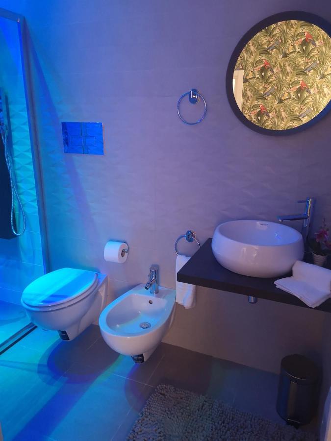 Domus Leone Tre Bed and Breakfast Napoli Eksteriør billede