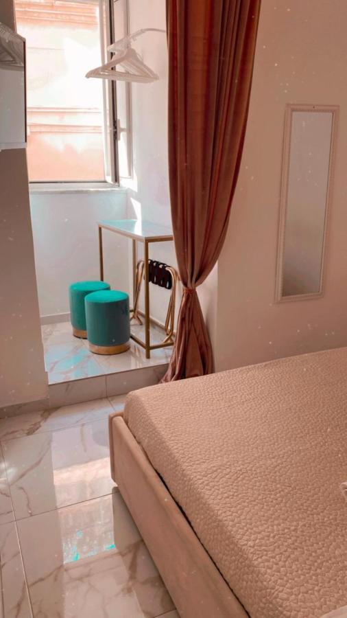 Domus Leone Tre Bed and Breakfast Napoli Eksteriør billede